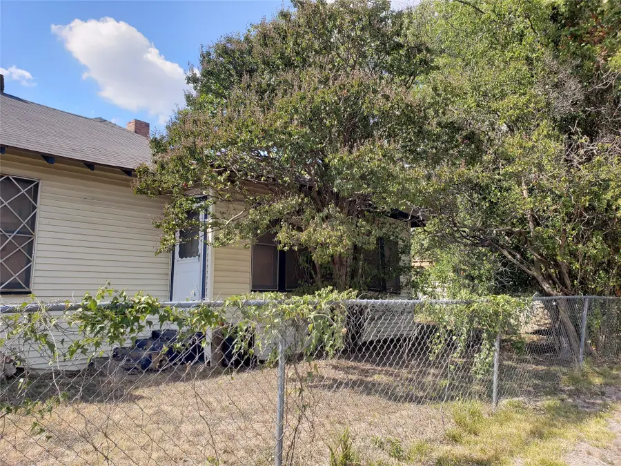 1475 E Morphy Street, Fort Worth, TX 76104 - Image #3