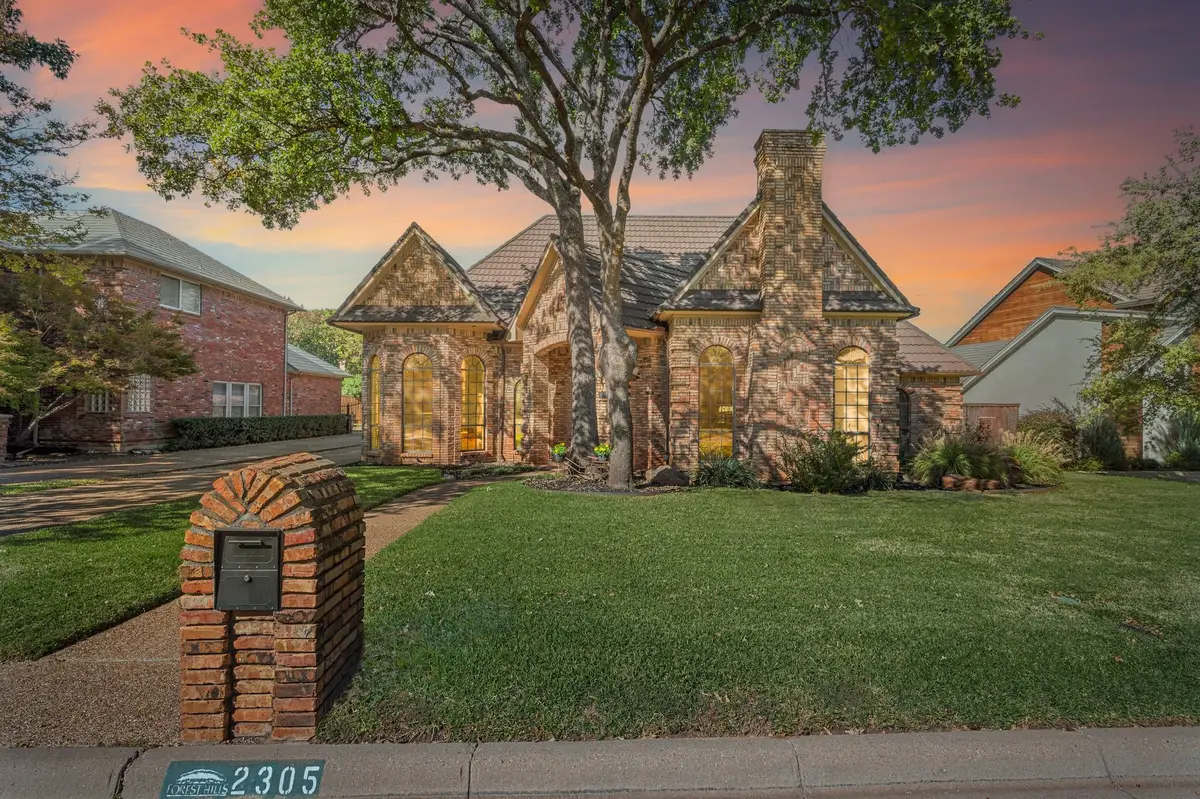 2305 Autumn Oaks Trail, Arlington, TX 76006 - Image #1