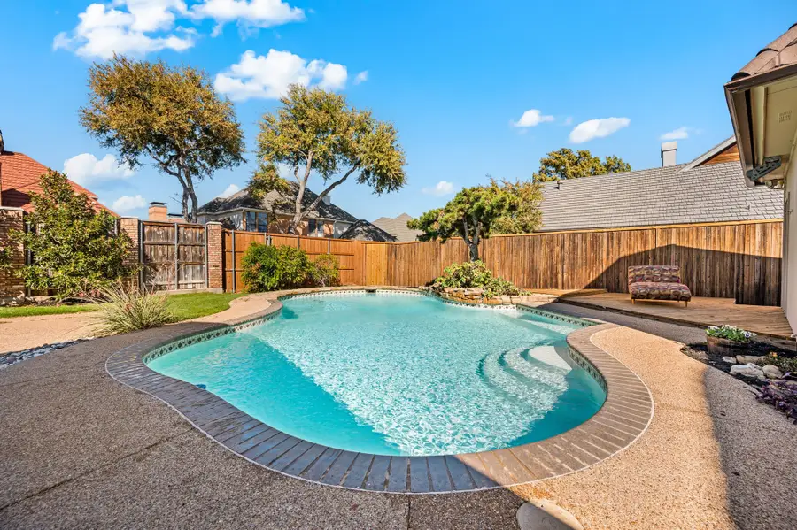 2305 Autumn Oaks Trail, Arlington, TX 76006 - Image #2