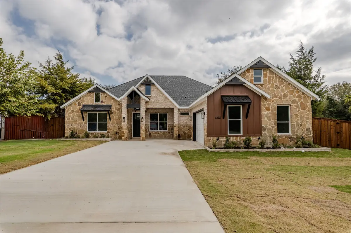 2222 Grove Lane, Glenn Heights, TX 75154 - Image #1