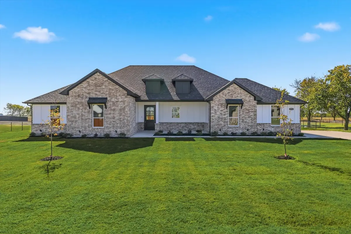 8751 Kassandra Drive, Sanger, TX 76266 - Image #1