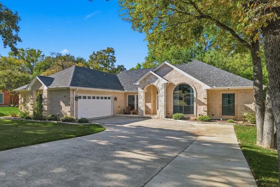 1805 Spinnaker Lane, Azle, TX 76020 - Image #2