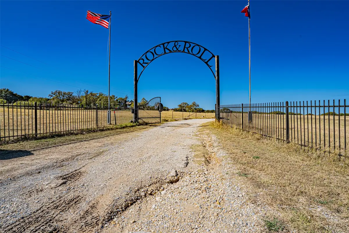 425 Private Road 816, Stephenville, TX 76401 - Image #1