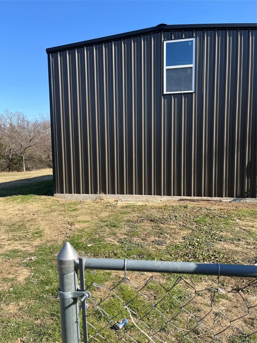 828 W Mcfarland Street, Bells, TX 75414 - #3