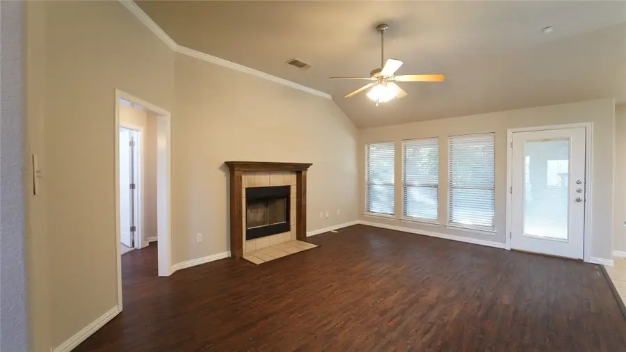 509 Sweetwater Drive, Weatherford, TX 76085 - Image #2