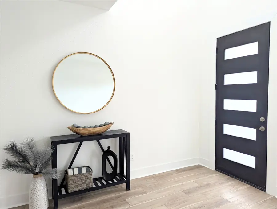 3786 Wenatche Drive, Dallas, TX 75233 - Image #2