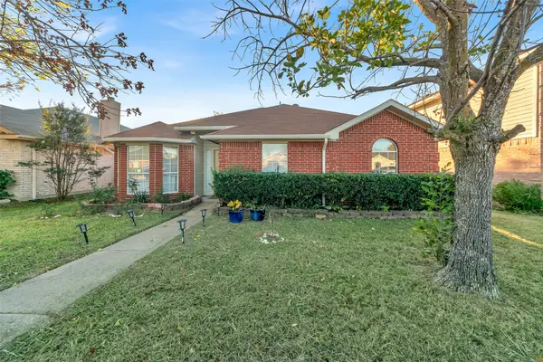1723 Stewart Street, Cedar Hill, TX 75104