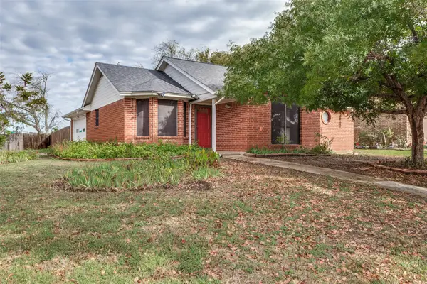 6644 Lakeside Drive, Lake Worth, TX 76135