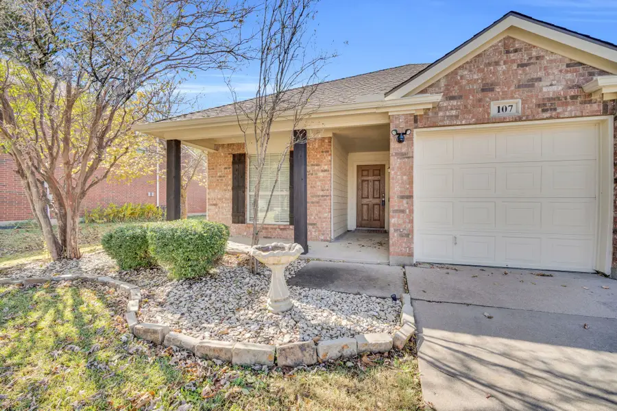 107 Fallen Rock Drive, Waxahachie, TX 75165 - Image #2