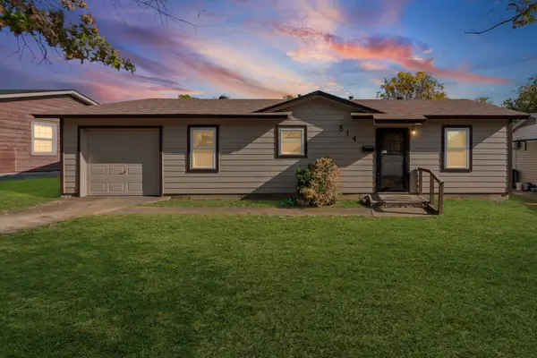 814 Bell Drive, Euless, TX 76039