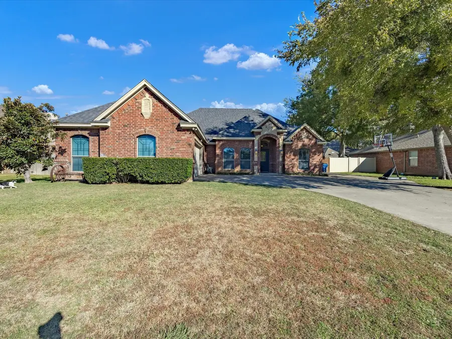 2107 Ridgewood Drive, Bridgeport, TX 76426 - Image #2