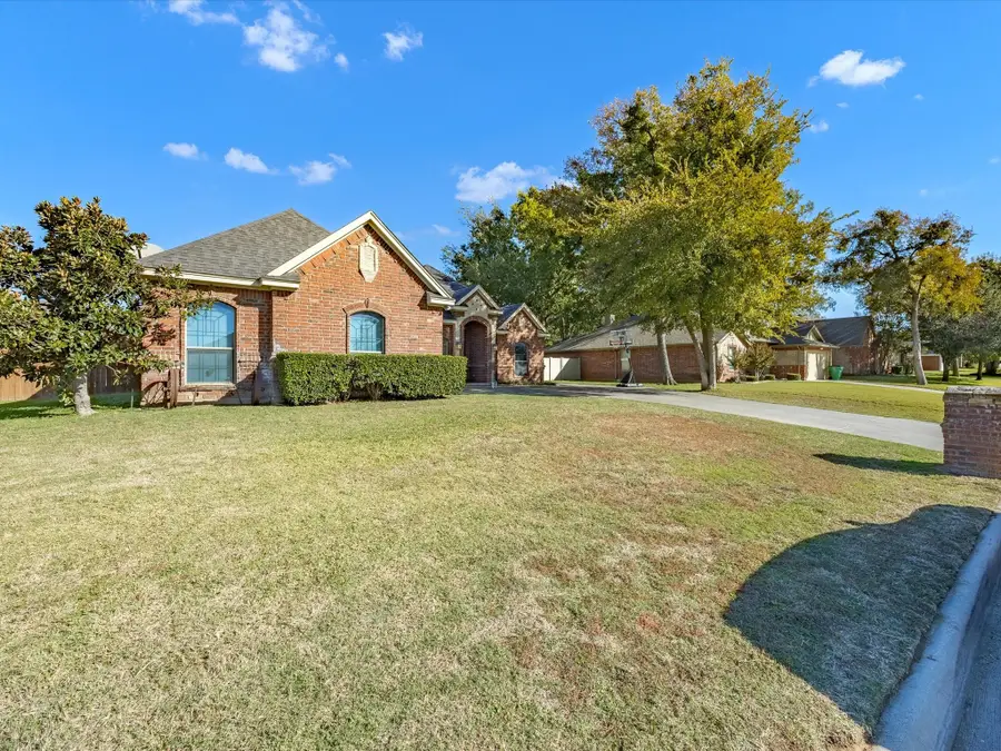 2107 Ridgewood Drive, Bridgeport, TX 76426 - Image #3