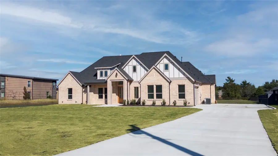 819 Meadow Lark Lane, Red Oak, TX 75154 - Image #3