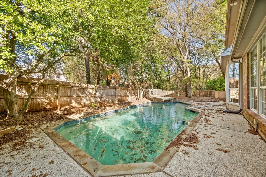 2504 Springhill Drive, Grapevine, TX 76051 - Image #2