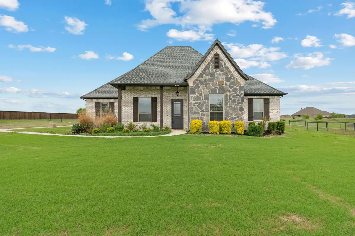 105 N Ridge Court, Weatherford, TX 76088 - Image #1