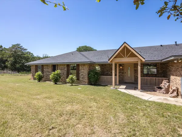 990 J E Woody Road, Springtown, TX 76082