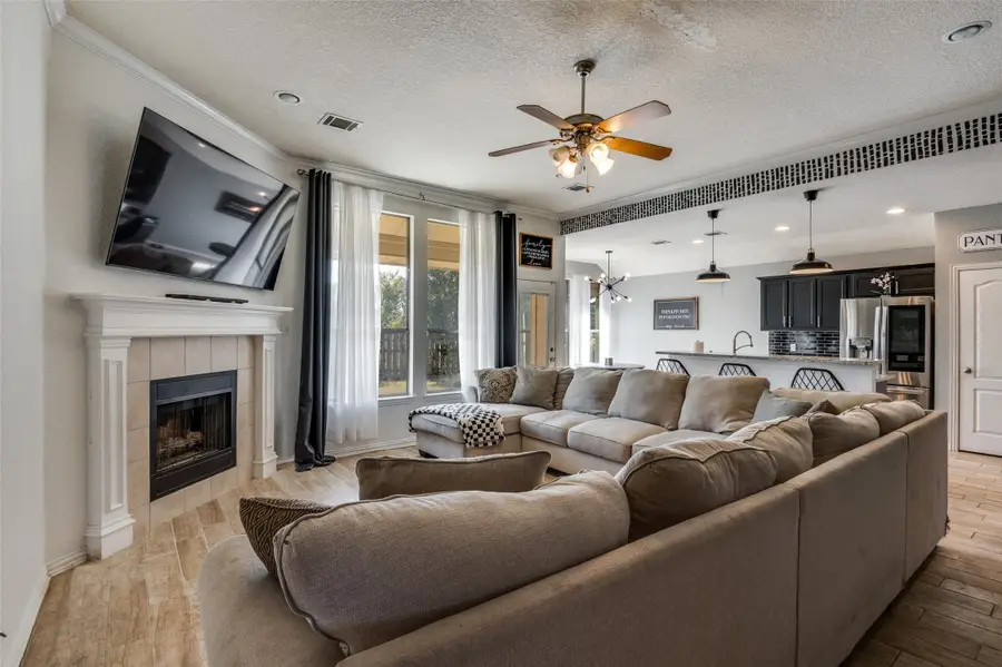 518 Valarie Lane, Midlothian, TX 76065 - Image #3