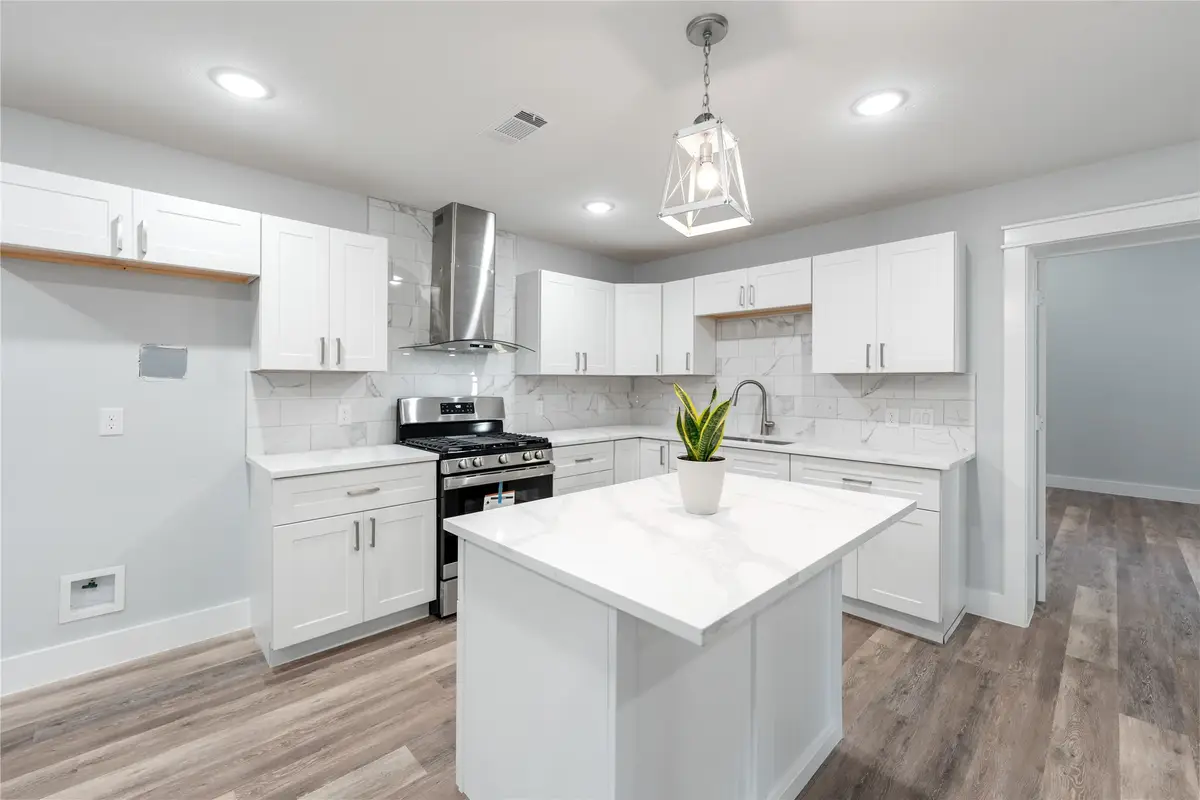 7469 Meadowcrest Drive, Fort Worth, TX 76112 - Image #1