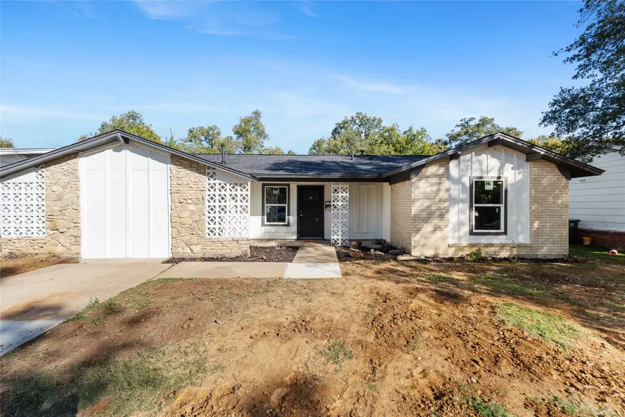 7469 Meadowcrest Drive, Fort Worth, TX 76112 - Image #2