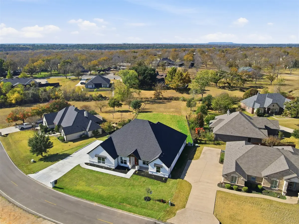 9619 Bellechase Road, Granbury, TX 76049 - Image #1