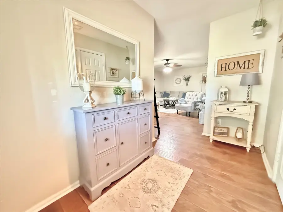 1114 Cielo Vista Drive, Grand Prairie, TX 75052 - Image #2