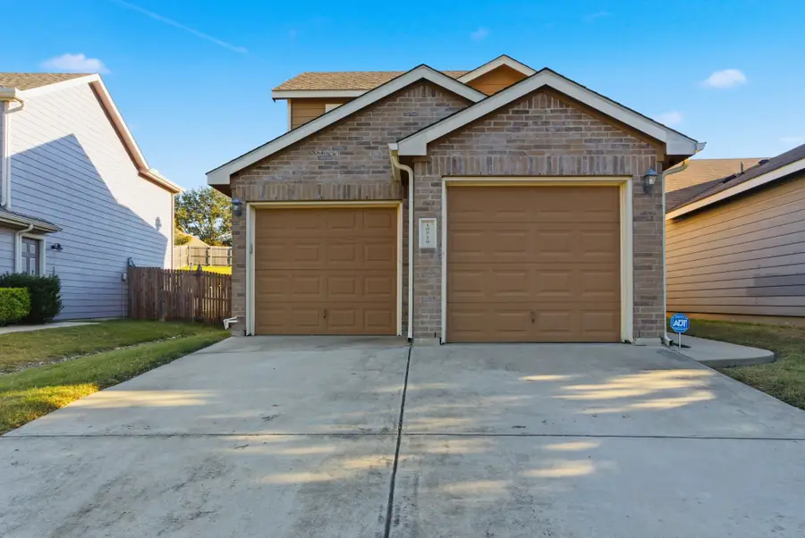 10719 Deauville Drive, Fort Worth, TX 76108 - Image #2