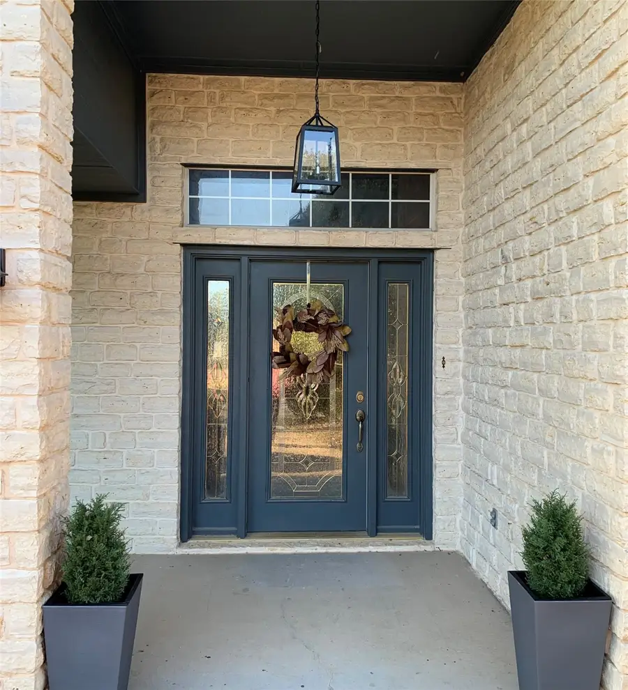 6002 Nutcracker Drive, Granbury, TX 76049 - Image #2