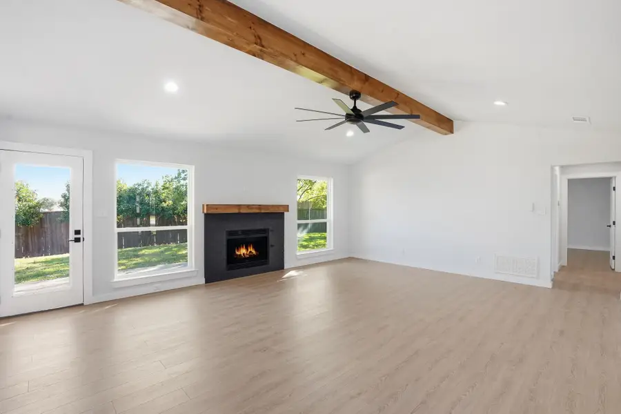 1887 Cliff View Drive, Lewisville, TX 75077 - Image #3