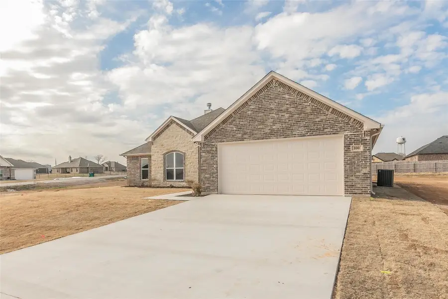 100 Aspen Circle, Paradise, TX 76073 - Image #2
