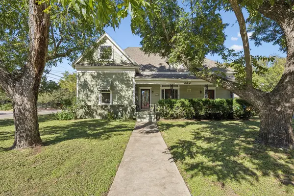 222 W College Street #A,B,C, Denton, TX 76201