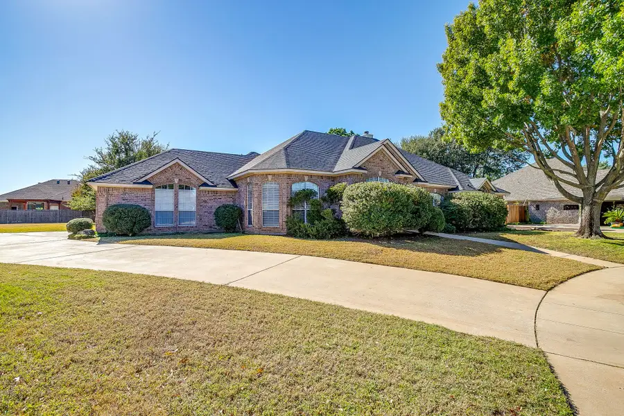 904 Dylan Court, Burleson, TX 76028 - Image #2