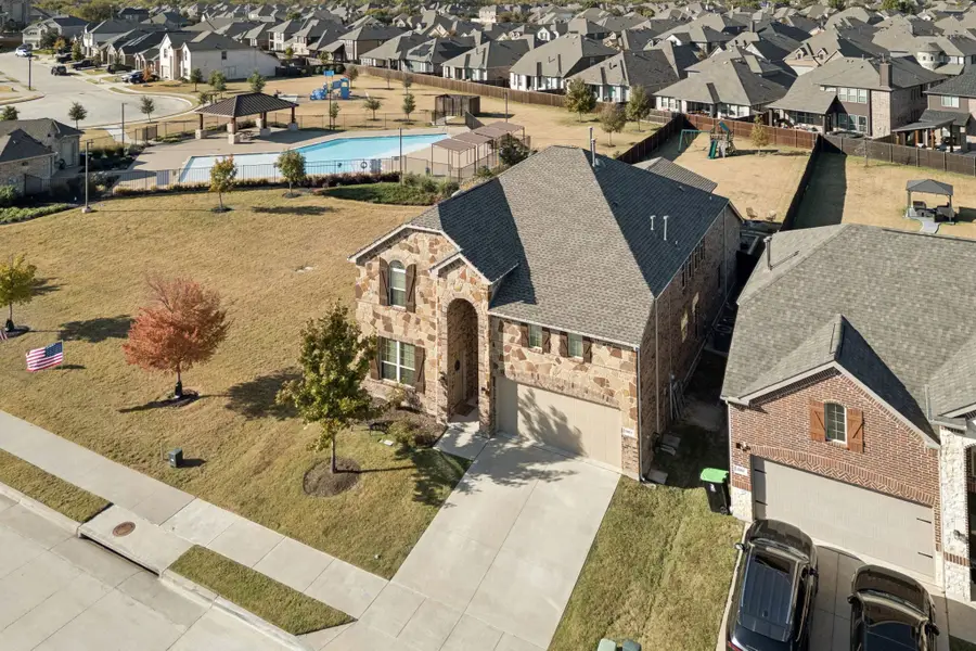 1353 Lake Grove Drive, Little Elm, TX 75068 - Image #2