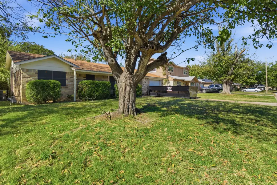 256 Pimlico Way, Saginaw, TX 76179 - Image #2