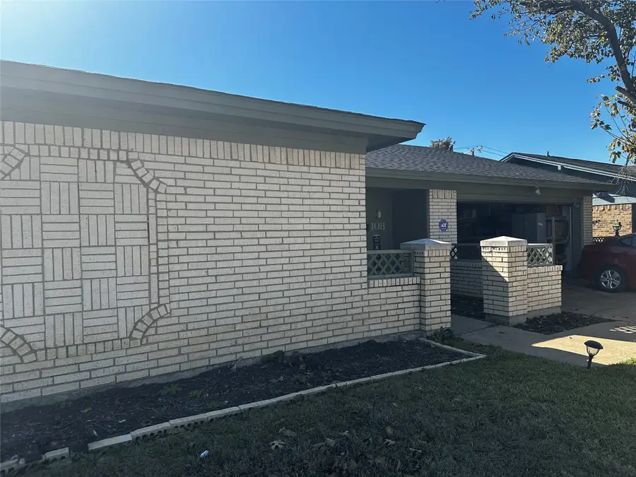 108 Wingren Lane, Arlington, TX 76014 - Image #2