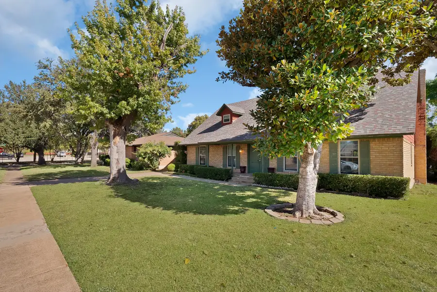 9426 Whittenburg Gate, Dallas, TX 75243 - Image #2