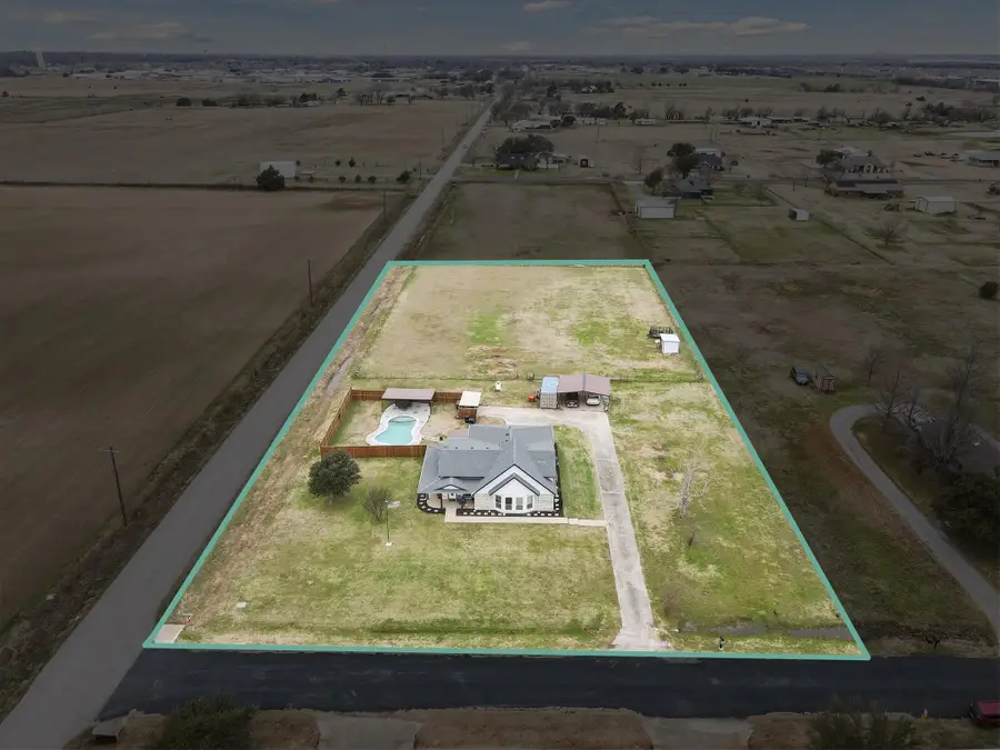 20260 Willow Glade Circle, Pilot Point, TX 76258 - Image #2