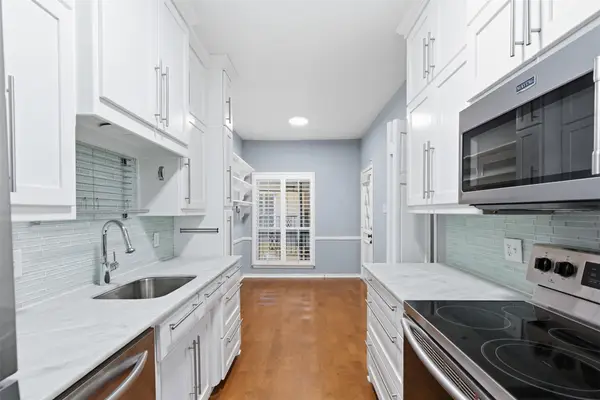 4320 Bellaire Drive S #221W, Fort Worth, TX 76109