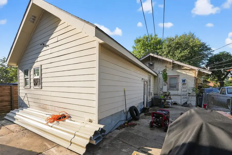 618 Cameron Avenue, Dallas, TX 75223 - Image #2