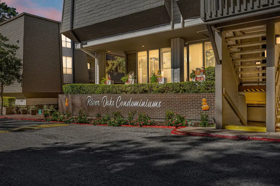 4837 Cedar Springs Road #215, Dallas, TX 75219 - Image #2