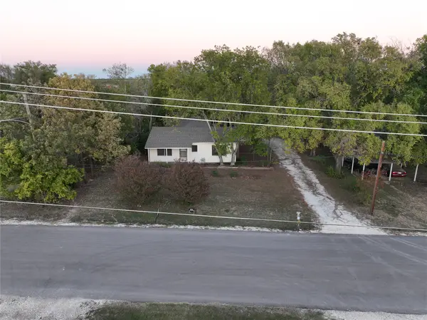 801 N Houston Street, Lorena, TX 76655