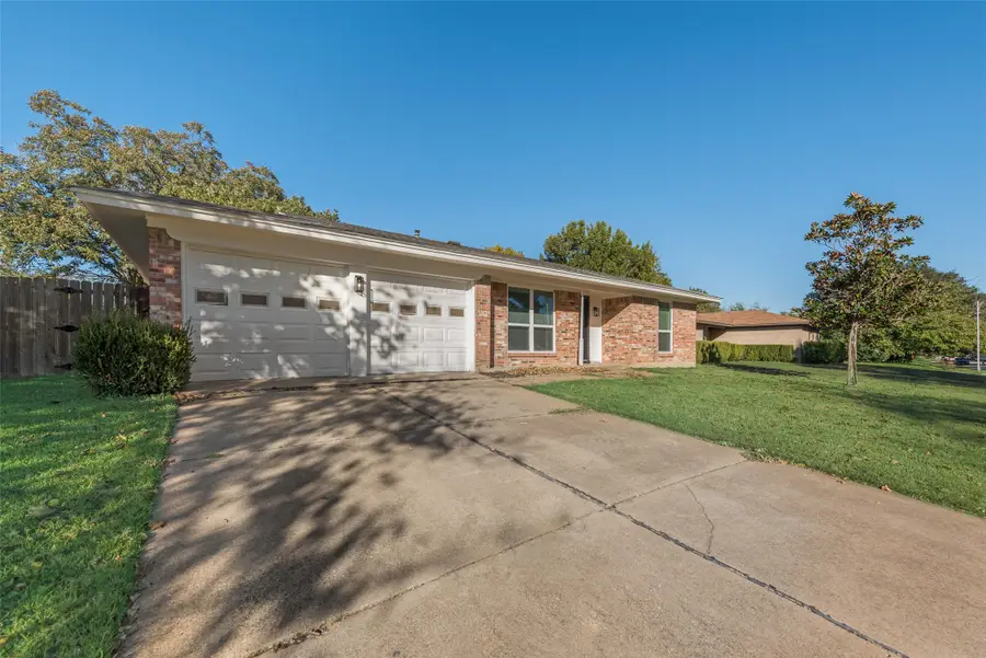 1909 Green Apple Lane, Arlington, TX 76014 - Image #2