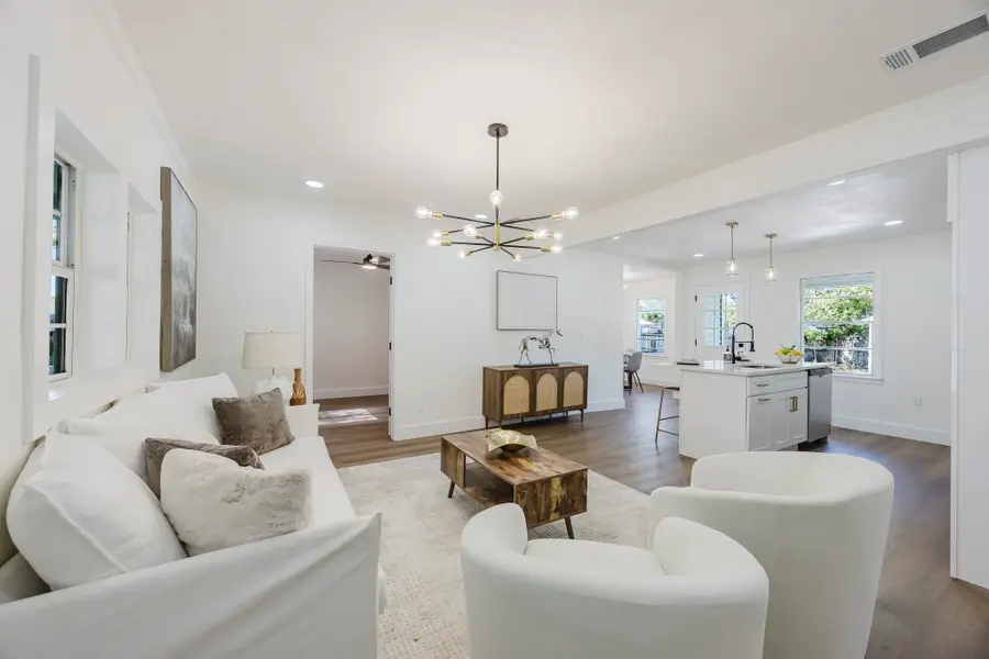 8528 Pemberton Court, White Settlement, TX 76108 - Image #2