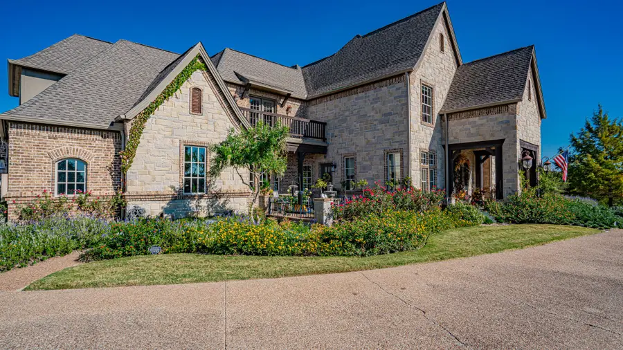 3400 Sundance Court, Granbury, TX 76049 - Image #3