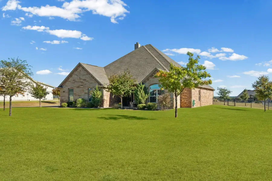 228 Martin Drive, Granbury, TX 76049 - Image #3