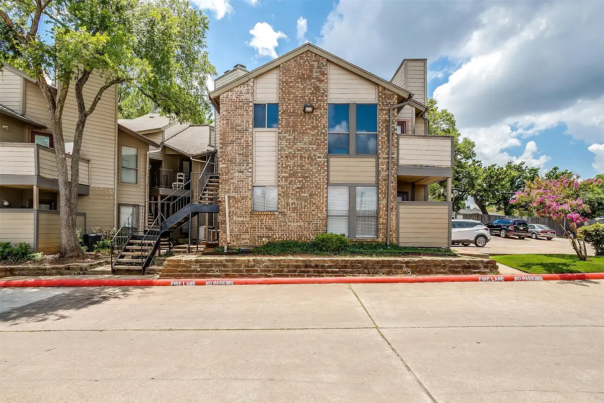 1600 Pecan Chase Circle #6, Arlington, TX 76012 - Image #1