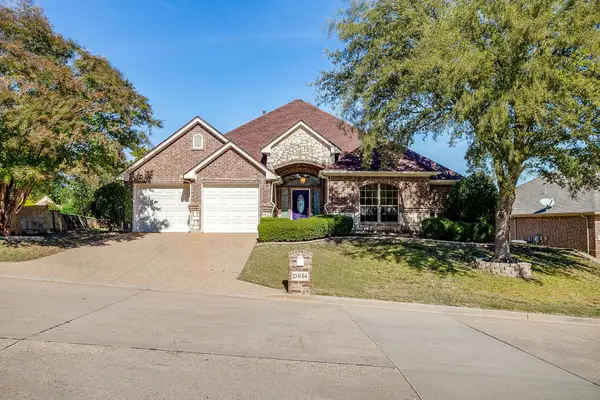 10954 Live Oak Creek Drive, Fort Worth, TX 76108