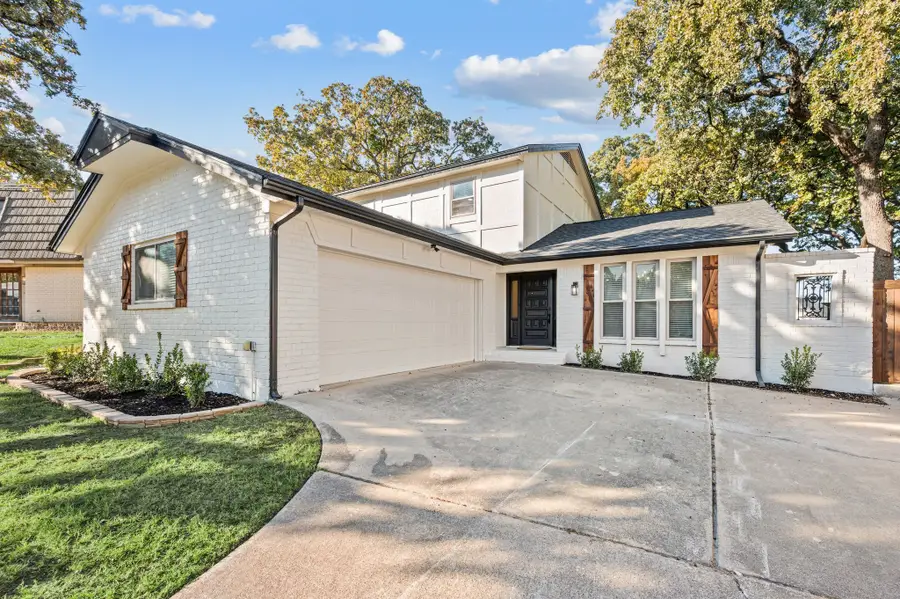909 Brestol Court W, Bedford, TX 76021 - Image #3