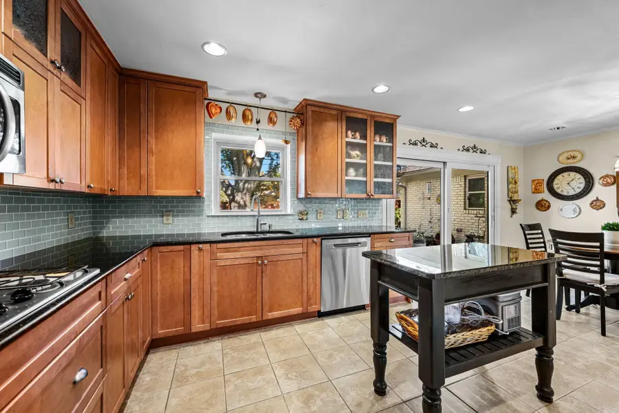 718 Westwood Drive, Richardson, TX 75080 - Image #3