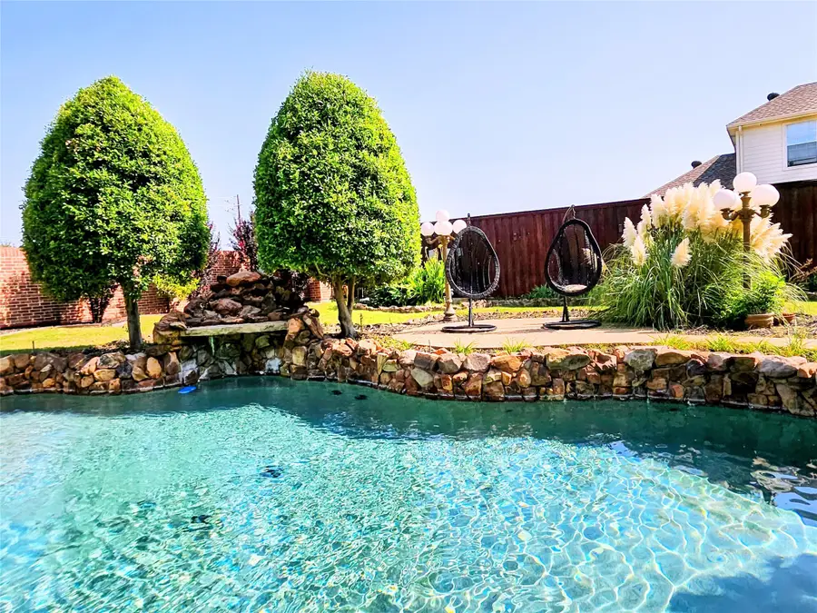 822 Bonnie Court, Murphy, TX 75094 - Image #2