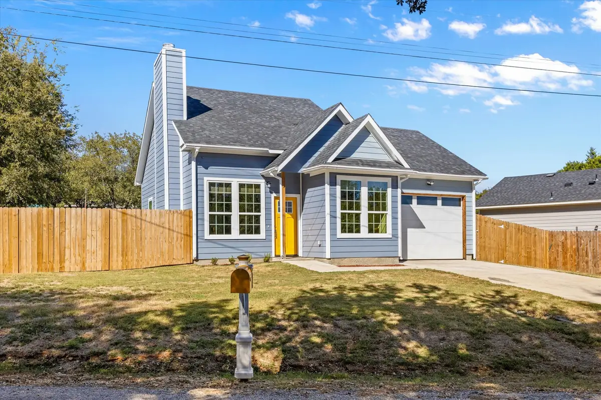 816 Huron Drive, Granbury, TX 76048 - Image #1